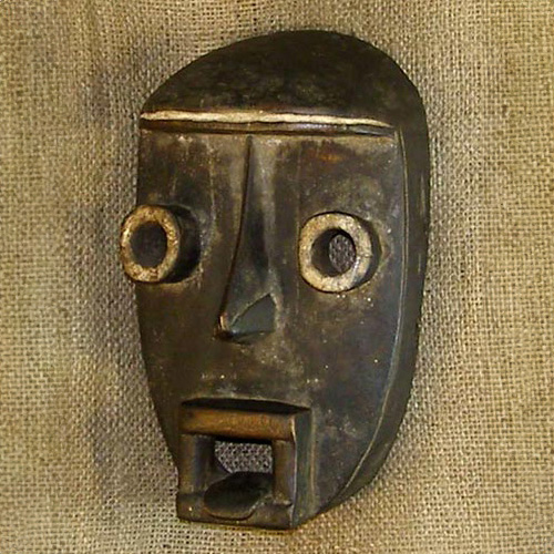 Grebo Mask 25 Left Angle