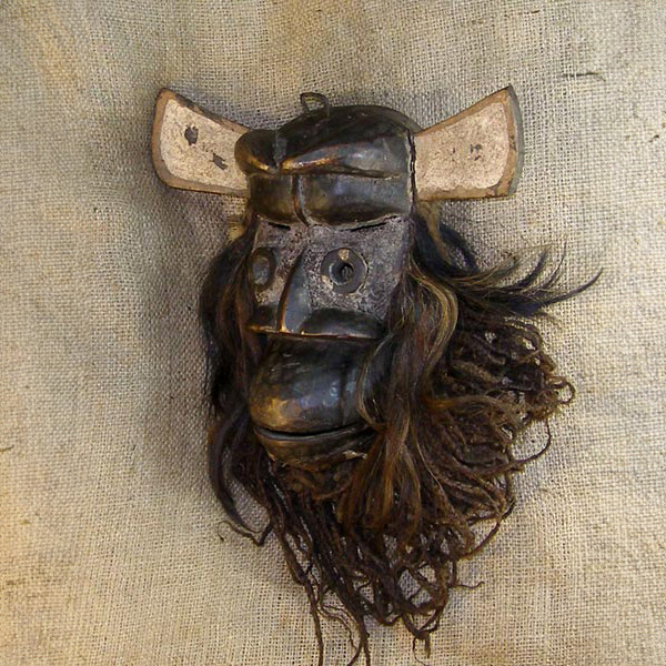Grebo Mask 26 Left Angle