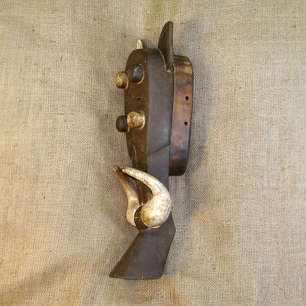 Grebo Mask 27 Left