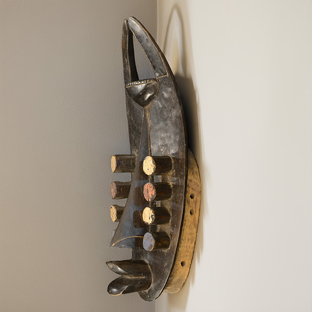 Grebo Mask 49 Left Angle
