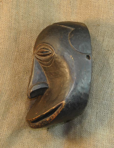 Hemba Mask 8 Left
