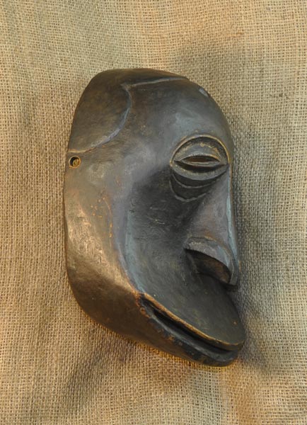 Hemba Mask 8 Right Side