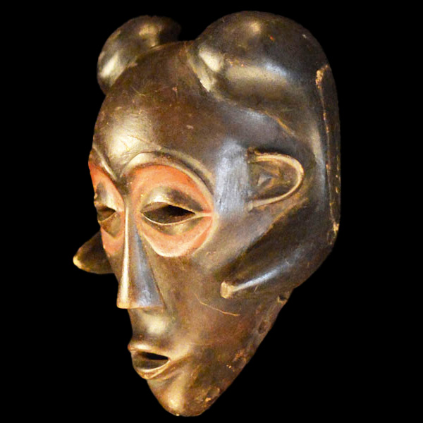 Hemba Mask 12 Left Angle