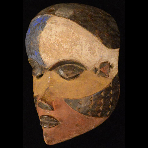 Igbo Mask 30 Left Angle