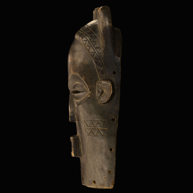 Kuba Mask 46 left side