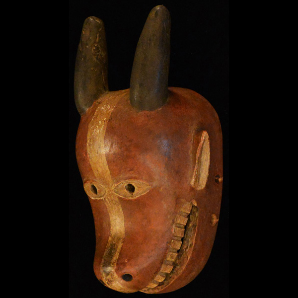 Kuba Mask 47 Left Angle