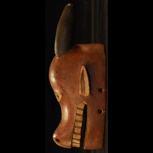 Kuba Mask 47 left side