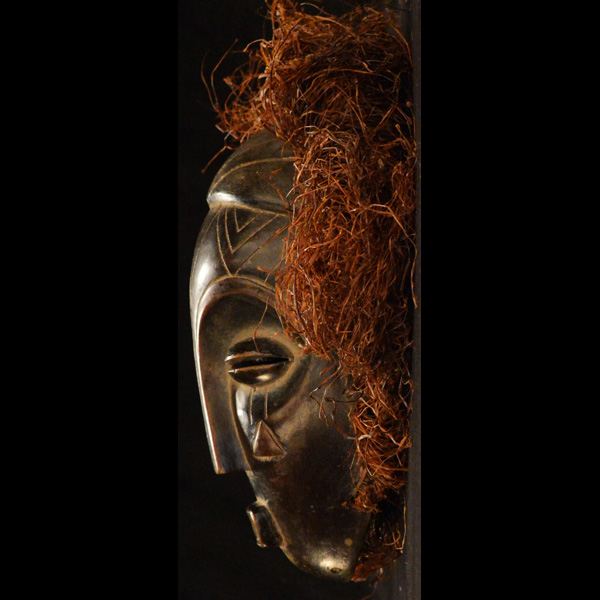 Kuba Mask 48 left side