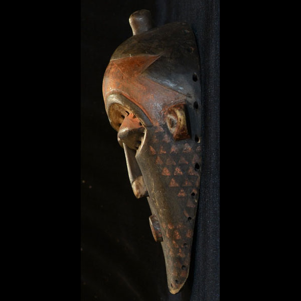 Kuba Mask 52 left side