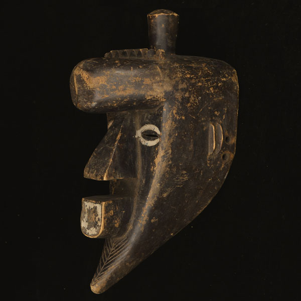 Kuba Mask 45 Left Angle
