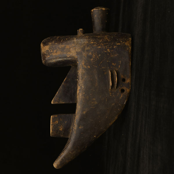 Kuba Mask 45 left side