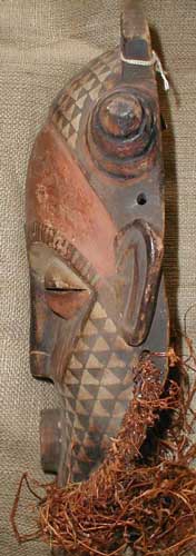 Kuba Mask Left Angle