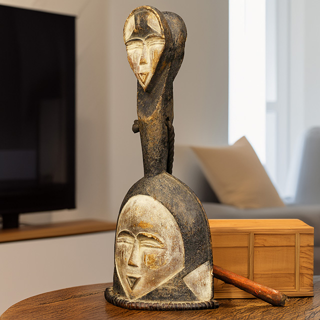 Kwele dancing bell 54 - Click to see more. African Kwele dancing bell 54 Left Angle
