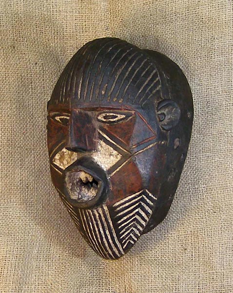 Luena Mask 1 Left Angle