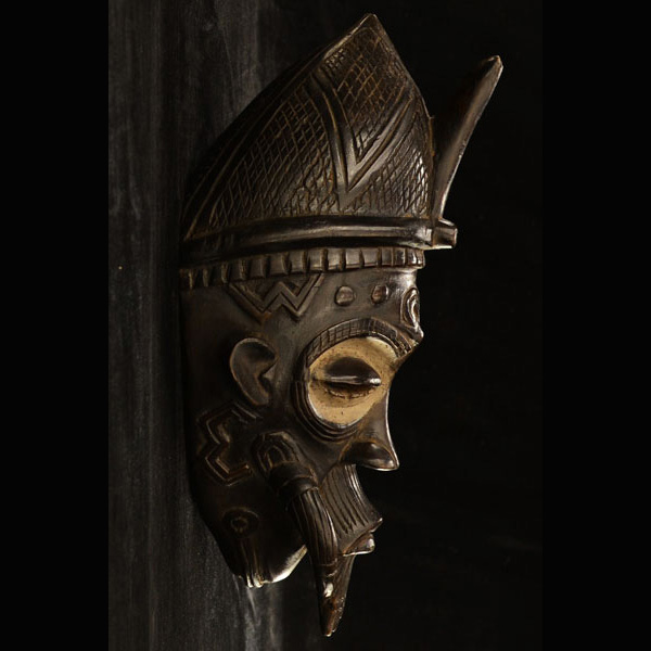 Lulua Mask 7 Right Side