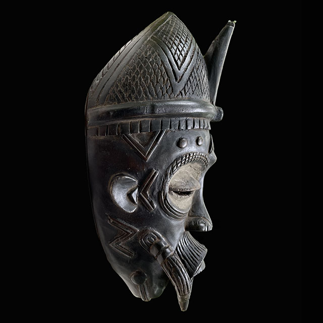 Lulua Mask 8 Right Side