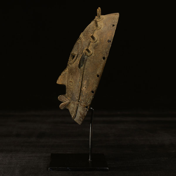 African mask on stand bronze Marka 59 left side