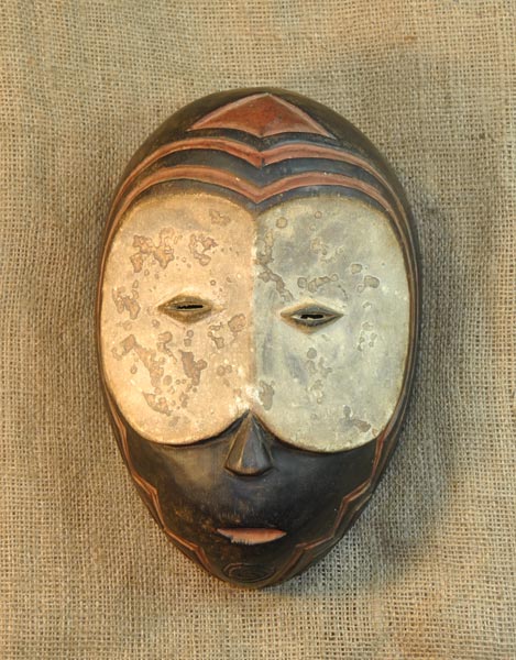 Mumuye Mask 3 front