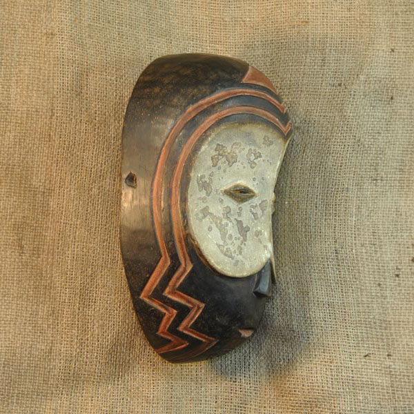 Mumuye Mask 3 Right Side