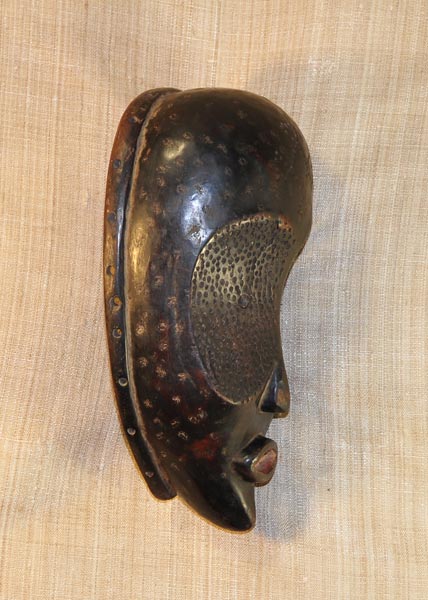 Mumuye Mask 4 Right Side