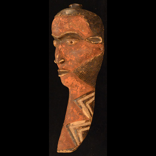 Pende Mask 14 Left Angle