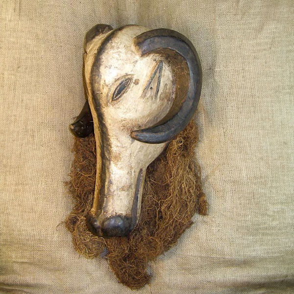 Pende Mask 10 Left Angle
