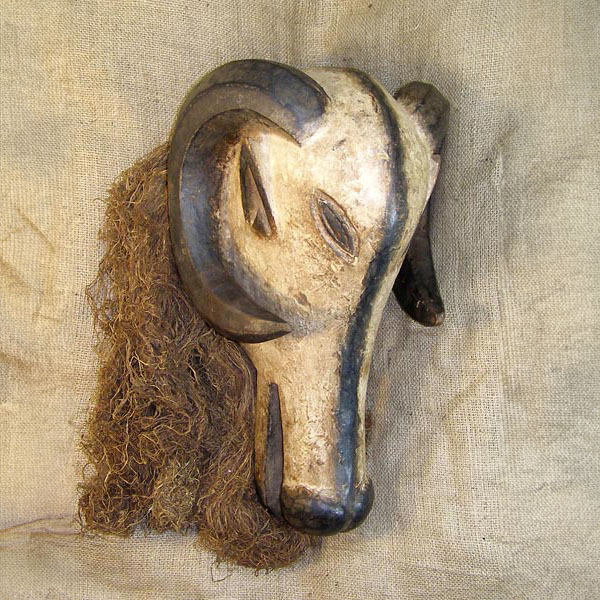 Pende Mask 10 