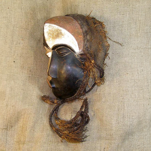 Pende Mask 11 Left