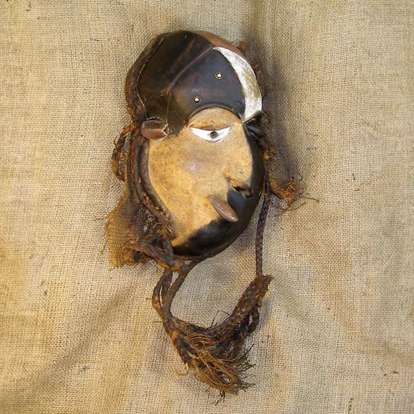 Pende Mask 11 