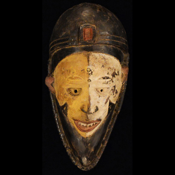Pende Mask 19