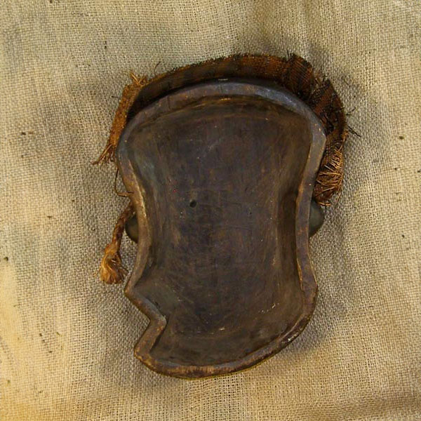 Pende Mask 8