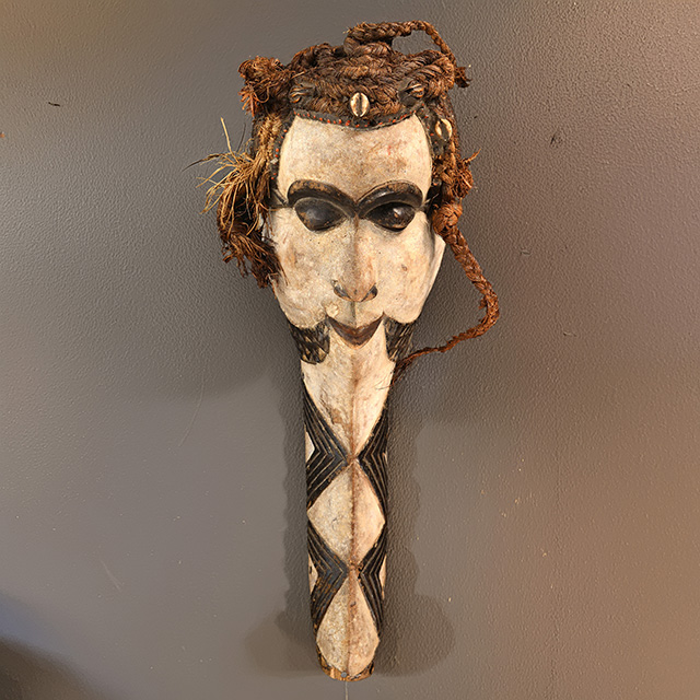 Pende Mask 9