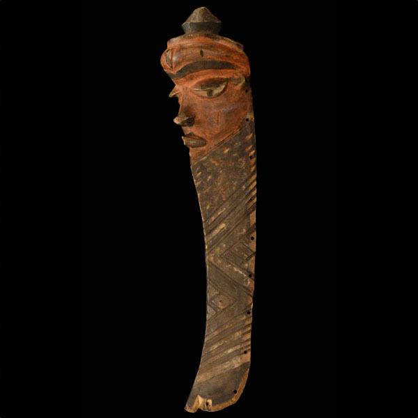 Pende Mask 5 Left Angle