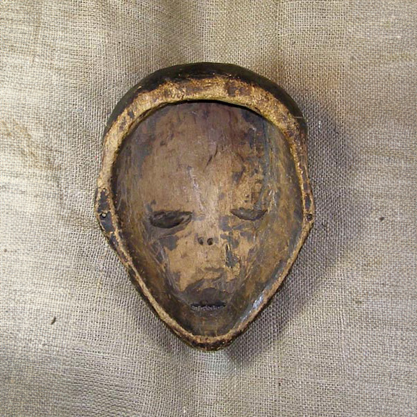 Pende Mask 6 