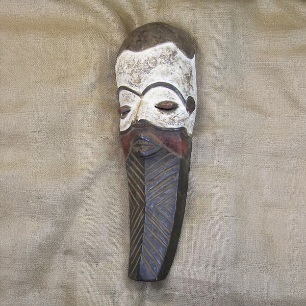 Pende Mask 1 Left Angle
