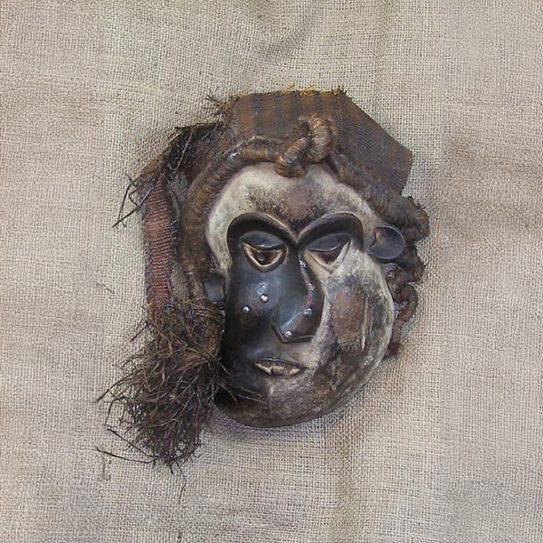 Africa pende sick mask front