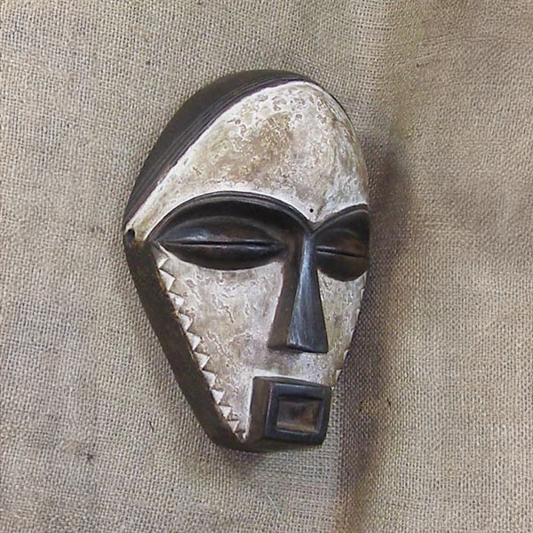 Pende Mask 4