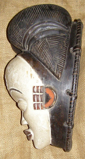 Punu Mask 13 Left Angle