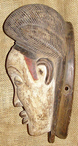 Punu Mask 14 Left Angle