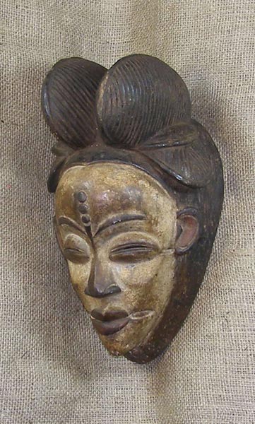 Punu Mask 26 Left Angle