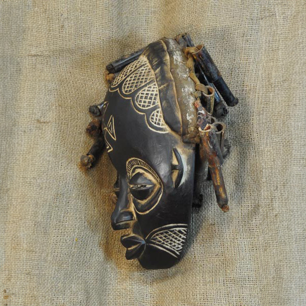 Rasta Mask 32 Left