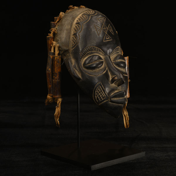 Rasta Mask 25 on Stand 
