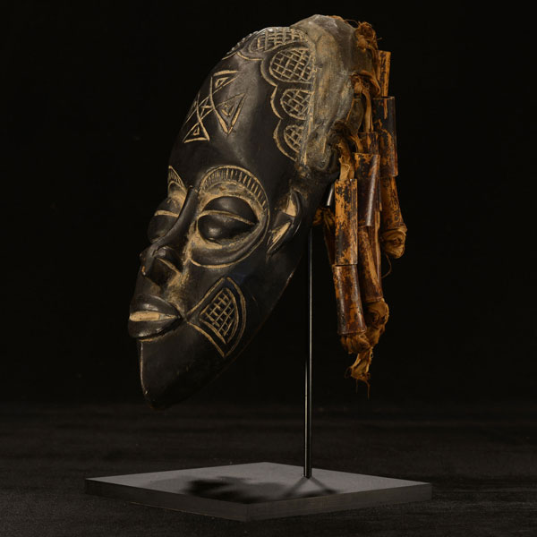 Rasta Mask 33 Left Angle
