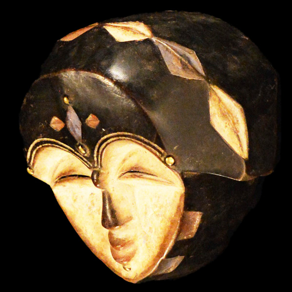 Teke Mask 31 Left Angle
