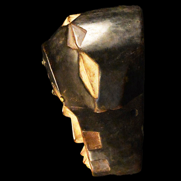 Teke Mask 31 left side