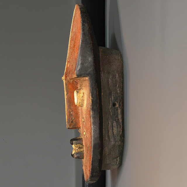 Teke Mask 43 left side