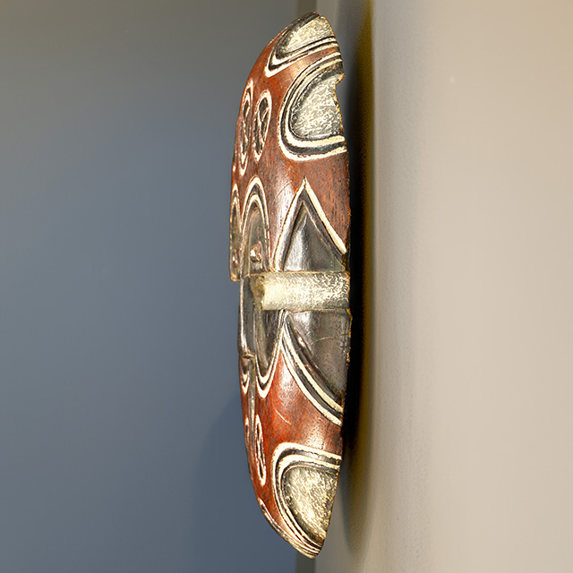 Teke Mask 35 left side