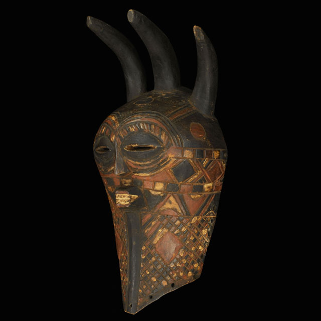 Tetela Mask 10 Left Angle