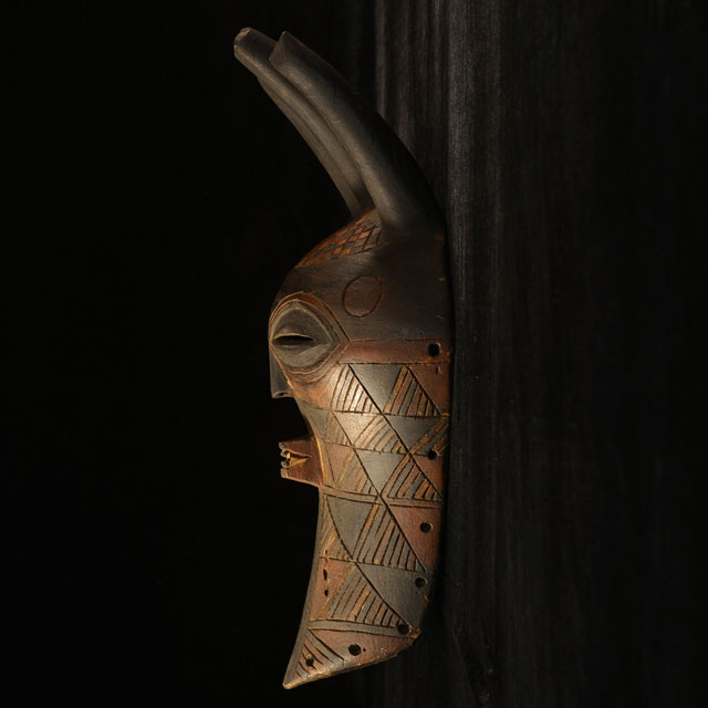 Tetela Mask 11 left side