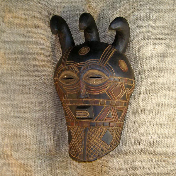 Tetela Mask 1 Left Angle